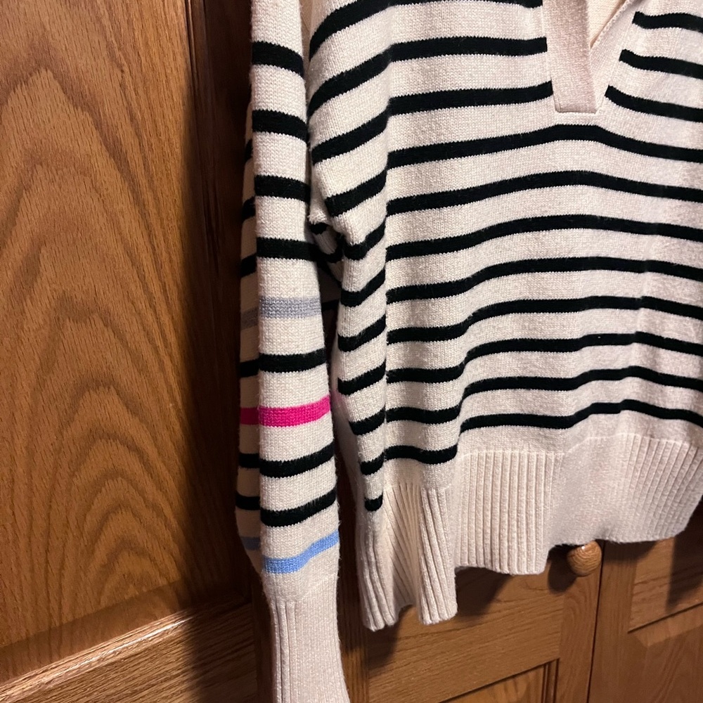 Boutique Striped Sweater Size Medium🍂🍁 - Picture 3 of 7